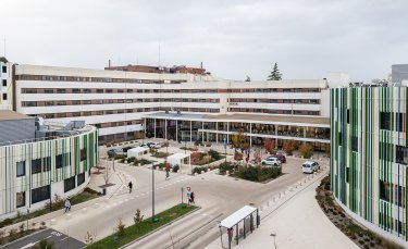 parvis de l'hôpital de Villefranche