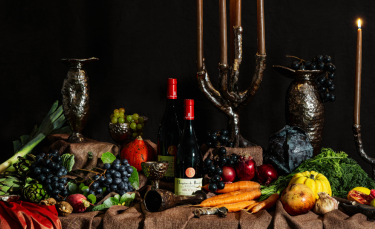 buffet avec vins des Hospices de Beaujeu et céramiques d'Elpom