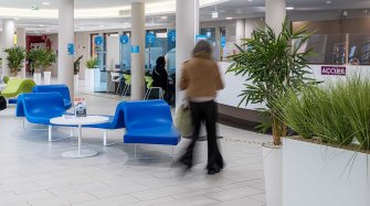 Vue du hall d'entrée de l'hôpital de Tarare