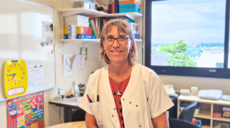 Nathalie Marché, professeure des écoles à l'hôpital de Villefranche-sur-Saône