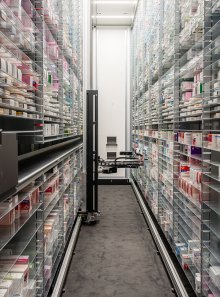 robot pour rangement des boites de médicaments