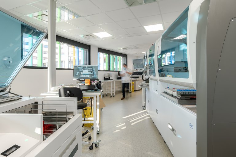 laboratoire de l'hôpital de Villefranche
