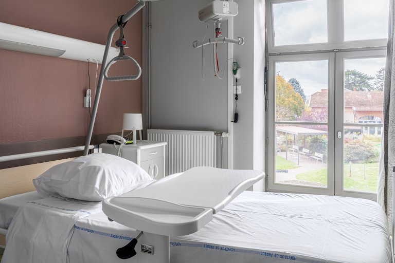 vue d'une chambre de l'hôpital de Trévoux